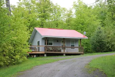 Image de Lakefront chalet (Bear), 2 bedroom, private beach!
