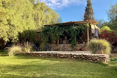 Image de Las Pircas, country house with private pool, surrounded by wineries and vineyards.