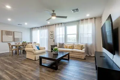 Image de Lovely Lux 4 Bedroom Vegas Home