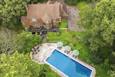Image de Luxury 9br Retreat w/Pool & Hot Tub