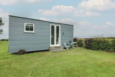 Image de Seiriol Shepherds Hut, pet friendly, with open fire in Rhosneigr