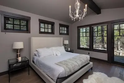 Image de Lakefront Luxury Home#1 | Hot Tub, Fireplace, Spacious Deck & Serene Views