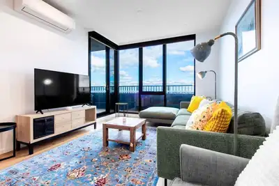 Image de Elevated Escape - 2br w Gym & Rooftop Spa