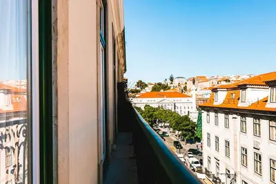 Image de Family-Friendly Apt | 1 Double + 2 Twins | Steps from Santa Justa Elevator