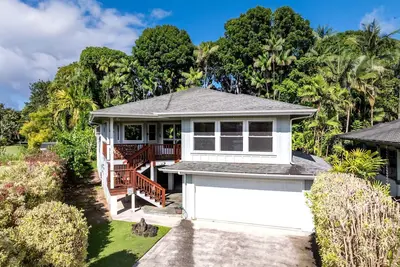 Image de 4 Bedroom A/C home in Hanalei. Walk to shops & the beach!