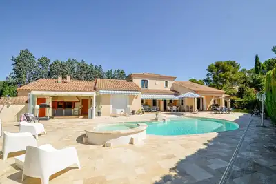 Image de Superbe maison à Cabriès avec piscine privée, peut être à l'intérieur ou à.