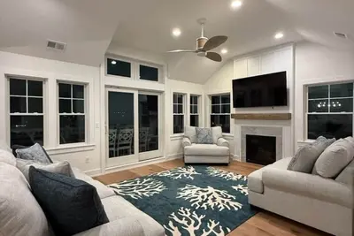 Image de New Construction in Surf City 5 Bed & Bath with Heated Pool & Hot Tub
