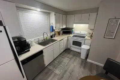 Image de Charming and relaxing 2-bedroom house in quaint Springfield with Ac. Sleeps 6.