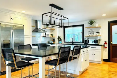 Image de Chef’s Kitchen & Huge Patio - 2br 2b - Close to Nyc Ewr Seton Hall Prudential Ce