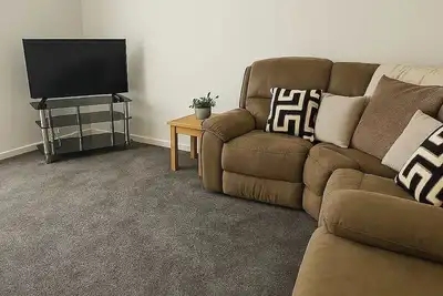 Image de Cosy 2-Bed Retreat -10 Mins to City Centre
