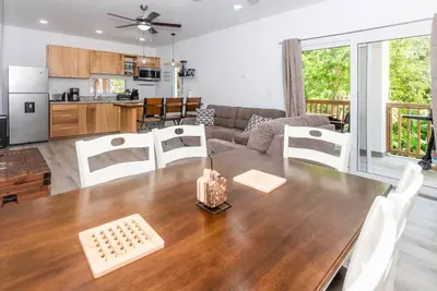 Image de Snowbird – Family-Friendly & Ready Stay - West End