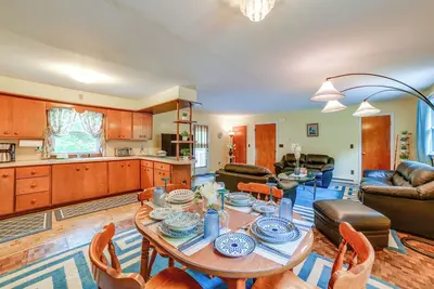 Image de Serene Duplex w/ On-Site Brook in Callicoon Center