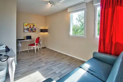 Image de French Getaway in Trendy Town! 3 Convenient Units, Free Parking