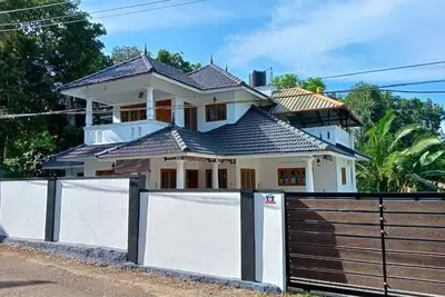 Image de Amazing 4-bedroom house with Ac in vibrant in Near Kottayam Town