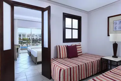 Image de Seaside Resort w/ Private Beach, Games, Spa, Kids’ Pool l 4 Family Rooms
