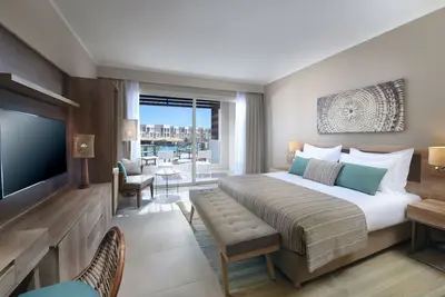 Image de Coastal Soma Bay Stay | 300m Beach, Pools, Spa & Dining for All Ages