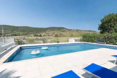 Image de Magnifico alloggio nel sud dell'ardeche con cime