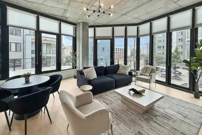 Image de Trendy NoLibs 2br Steps to Fun | Sleeps 6