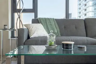 Image de Corner Unit Dt Luxury Highrise Condo