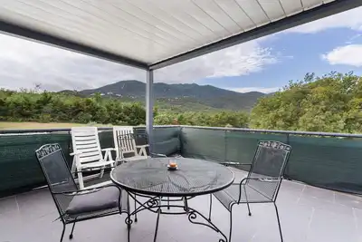 Image de Gîte f2, dans un coin de paradis, avec piscine privative et wifi