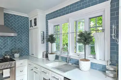 Image de The Pleasant Hill Cottage-Storybook Luxury Near Lake Michigan & Heart Of It All!