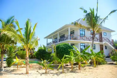 Image de Private Villa with pool & tropical garden. 8 minutes' drive to Paje beach.