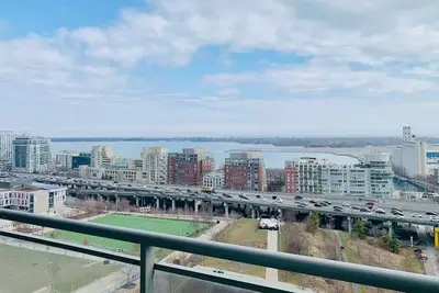 Image de Lakeview 2b2b Modern Condo/FreeParking