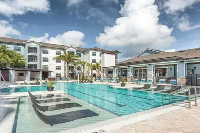 Image de King Bed, 15 Min to Parks, Pet-Friendly, Amenities