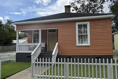 Charming Oak Bungalow