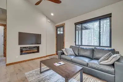 Image de Contemporary & Cozy! Pinetop Country Club Casita