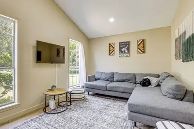 Image de 3 Mi to Dtwn! Group-Friendly Getaway in Temple