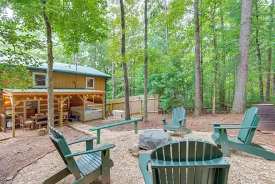 Image de Near Hiking Trails: Hot Tub Haven in Ellijay!