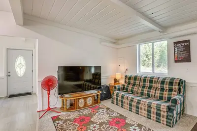Image de Pet-Friendly Retreat: Over 3 Acres in Baldwin!