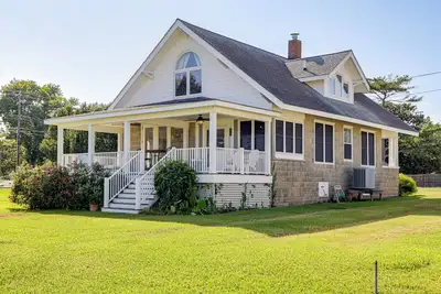 Image de < 1 Mi to Boat Ramp: Coastal Virginia Hideaway