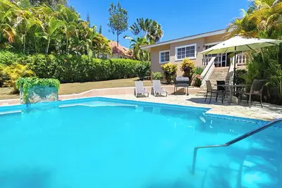 Image de Exclusive Villa: Private Pool, Luxe Comfort & Premier Gated Community +Bonus