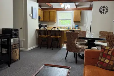 Image de Cozy, Cute, Superb 2-bedroom house Centrally located in Piedmont