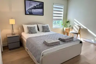Image de Master bedroom with private bathroom in British Columbia, Canada