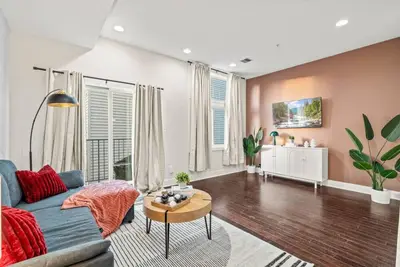 Image de 3br | Bsl Subway | Steps to Met | Family Friendly