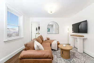 Image de Bayonne 2br: 15 Min to Nyc, Pets Ok, Parking Available