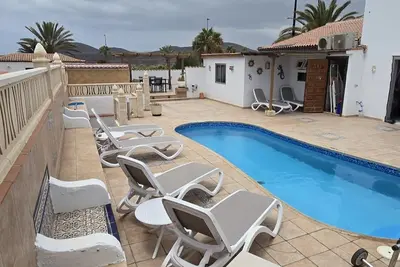 Image de 6 Guests in Tenerife Golf Villa Retreat