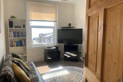 Image de Pet-Friendly 2-Bed Apt, Sleeps 5, 10 mins to Beach