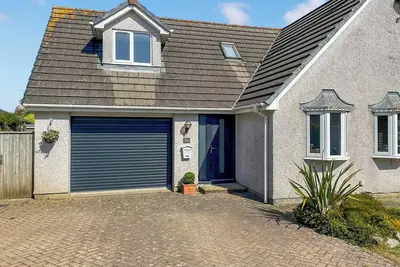Image de 4 chambres à coucher à St Agnes