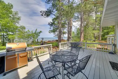 Image de Lakefront Lookout! Private Sand Beach on Superior