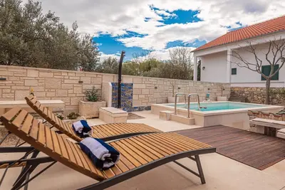 Villa V4 with pool (V0962-K1) - Vodice