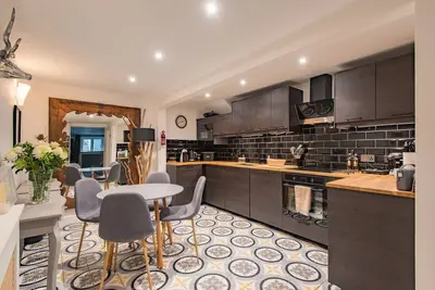 Image de Regency Apartment - a holiday let that sleeps 4 guests in 2 bedrooms