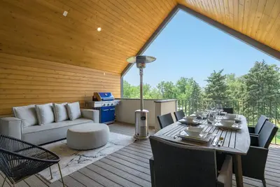 Image de Parkside Retreat | Outdoor Living + Movie Loft