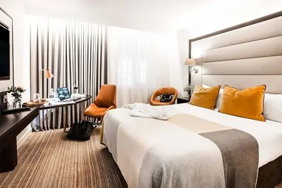Image de A Place You'll Surely Enjoy! 4 Stylish and Comfortable Units, Downtown Location!