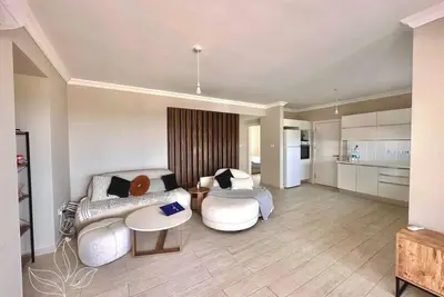 Image de 3 Bedroom 2 Bathroom apartment with communal pools close to golf course