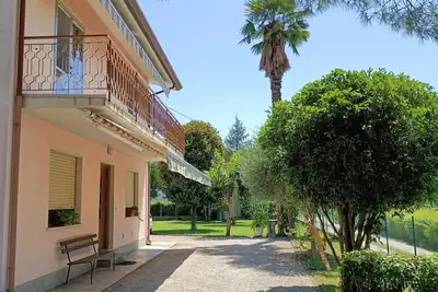 Image de Appartement 'Oliva's House' avec Jardin Privé, Wi-Fi et Climatisation