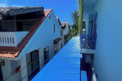 Image de có vị trí đáng mơ ước, chỉ cách bãi biển cát tuyệt đẹp hai phút đi bộ nhàn nhã
